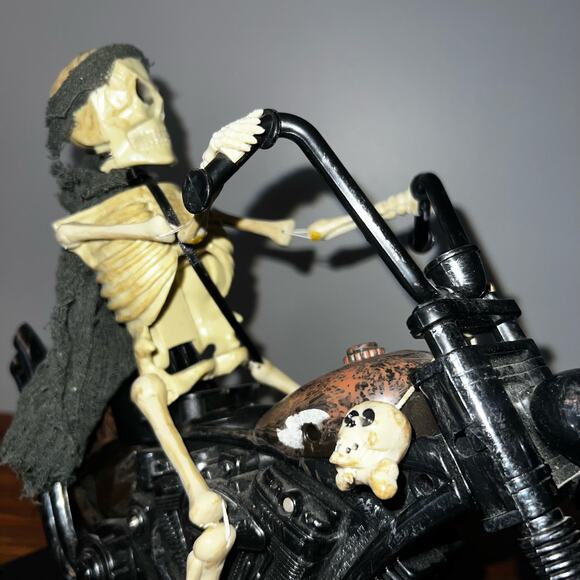 Dan-Dee INT'L 2006 Animated Skeleton Reaper Motorcyclist Halloween Decoration - Picture 5 of 5